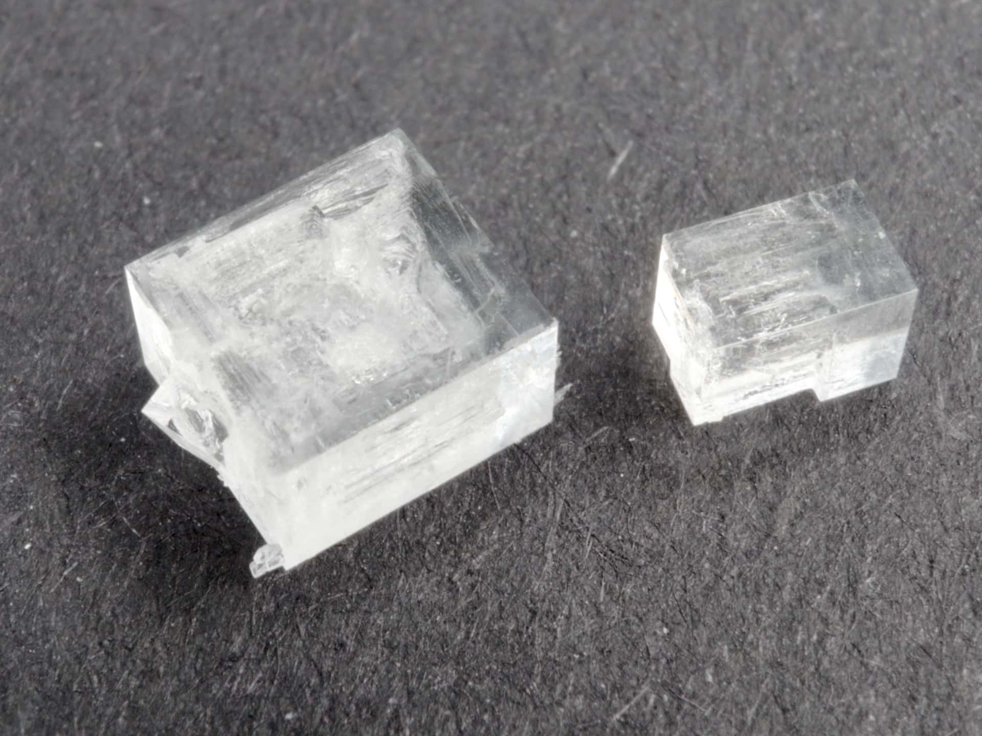 塩の結晶をつくる実験
