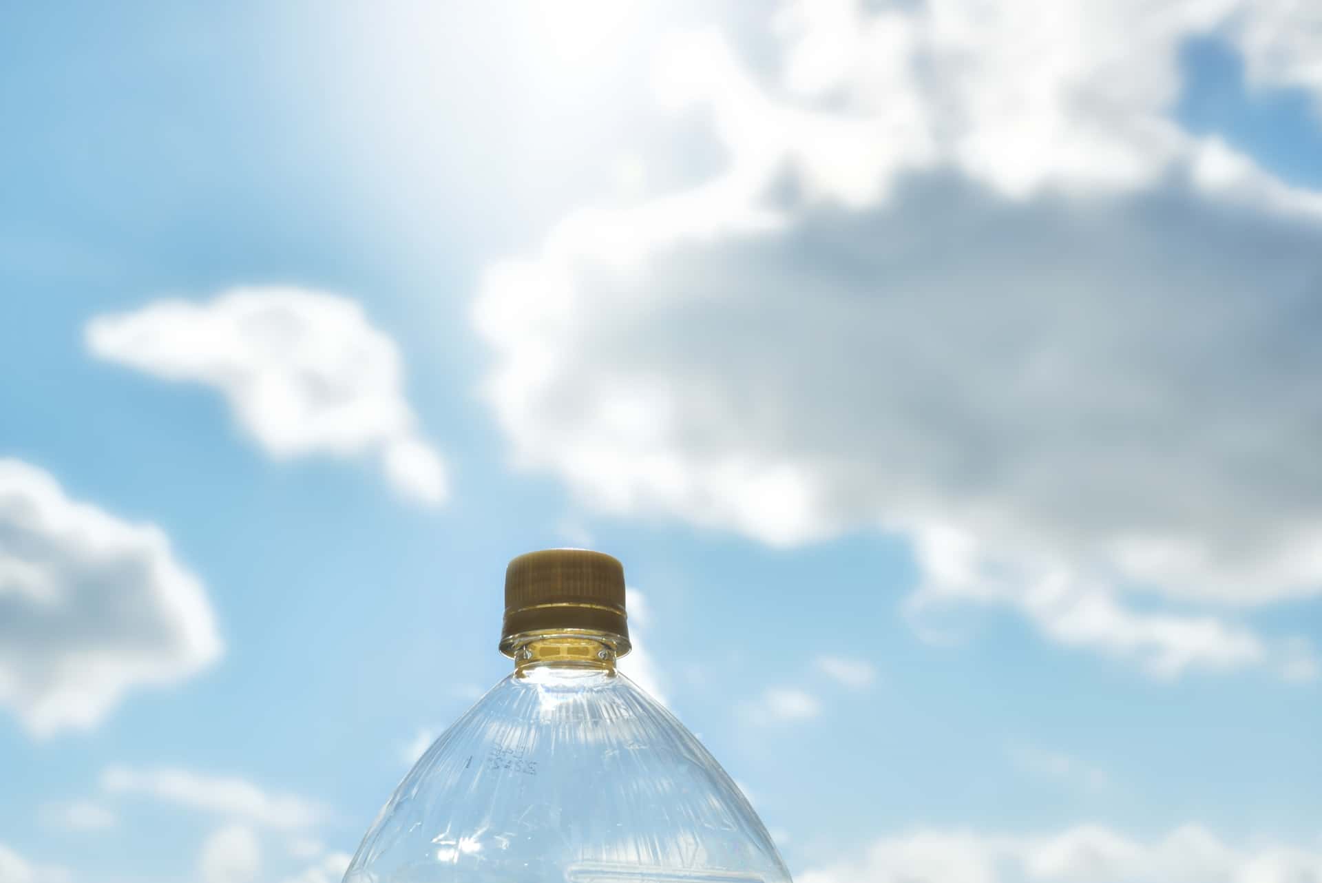 ペットボトルで雲をつくる実験